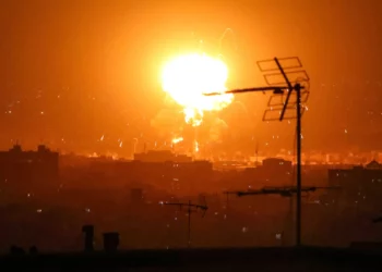 EE. UU. e Israel atacaron cinco instalaciones petroleras en Teherán durante la noche