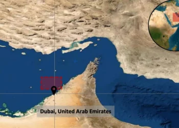 Petrolero alcanzado por un proyectil desconocido cerca de Dubái
