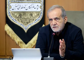 Pezeshkian advierte: la economía iraní se derrumbará en un mes si no hay alto el fuego