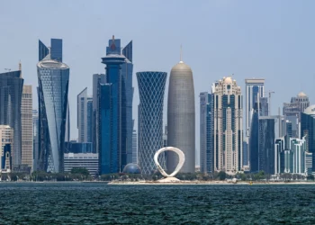 Rascacielos en el horizonte de Doha, Catar, el 15 de septiembre de 2025. (Mahmud HAMS / AFP)