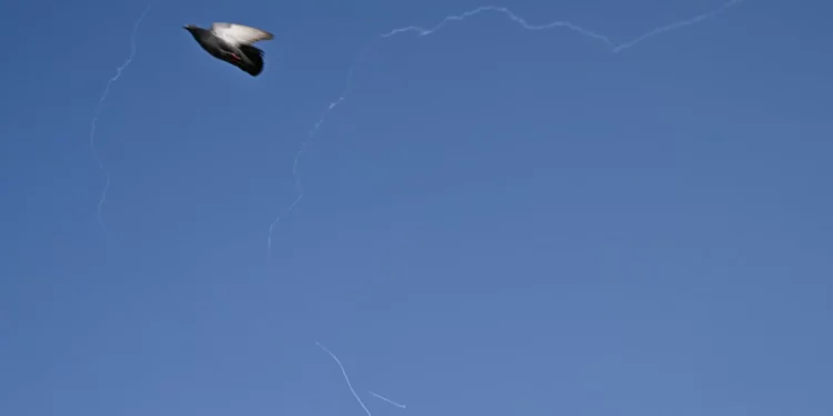 Amazon reporta fallos de conectividad en centros de datos de AWS en el Golfo