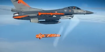 Turquía lanza con éxito el misil SOM-J en ataque de precisión