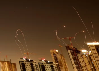 Misil iraní impacta en Safed y deja heridos leves en el norte de Israel