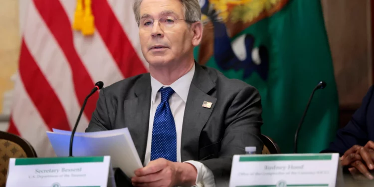 EE. UU. avala por ahora el paso de buques por el estrecho de Ormuz