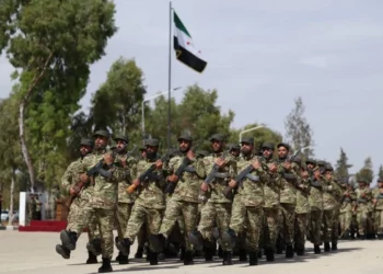 Siria envía miles de soldados a la frontera con Líbano