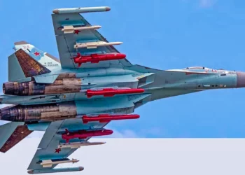 Rusia muestra un Su-35 con nueva carga mixta de ocho misiles