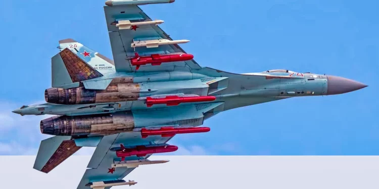 Rusia muestra un Su-35 con nueva carga mixta de ocho misiles