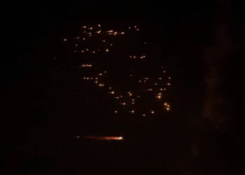 Irán admite ataque con misiles de ojivas múltiples contra Israel