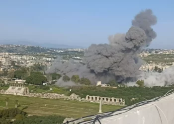 Bombardeo israelí alcanza la ciudad histórica de Tiro en Líbano