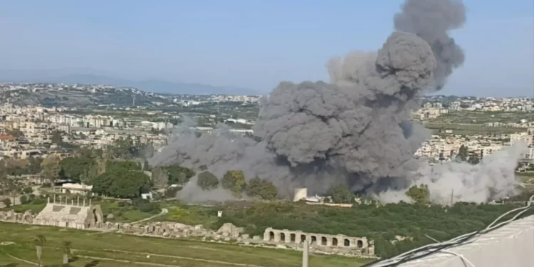 Bombardeo israelí alcanza la ciudad histórica de Tiro en Líbano