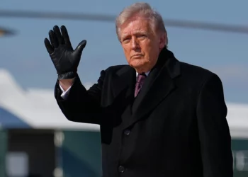 Trump pospone ataques a Irán tras contactos “muy buenos y productivos”