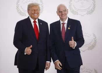 Infantino afirma que Trump le asegura que Irán podrá acudir a Estados Unidos para el Mundial