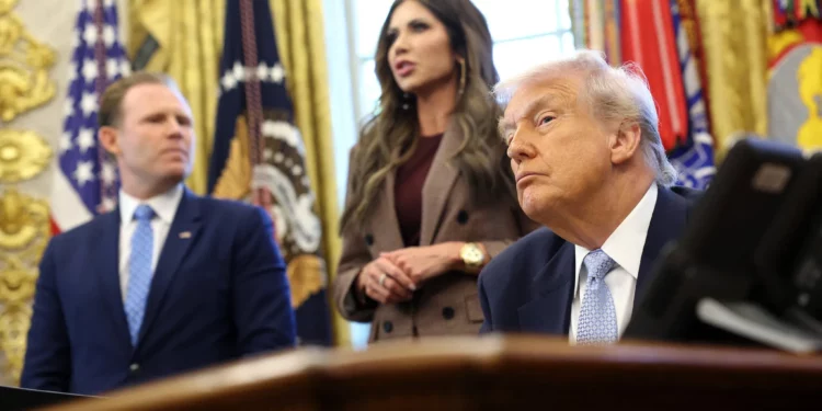 Trump afirma que el régimen de Cuba “va a caer muy pronto”