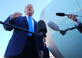 Trump aplaza 5 días ataque a centrales eléctricas de Irán tras “contactos productivos”