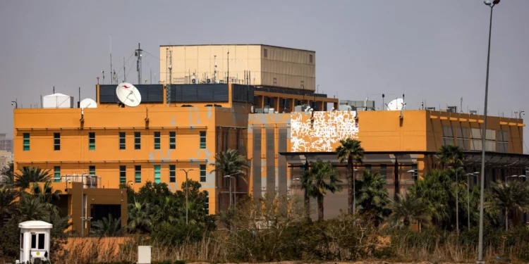 Rubio insta a Irak a proteger la embajada estadounidense tras las protestas en Irán