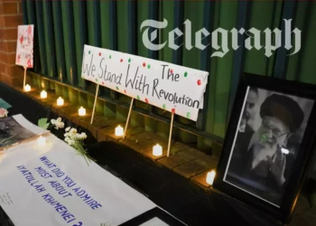Un centenar de personas homenajeó en Manchester a Alí Jamenei