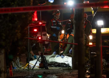 Misil iraní mató a una persona e hirió a varias en el centro de Israel