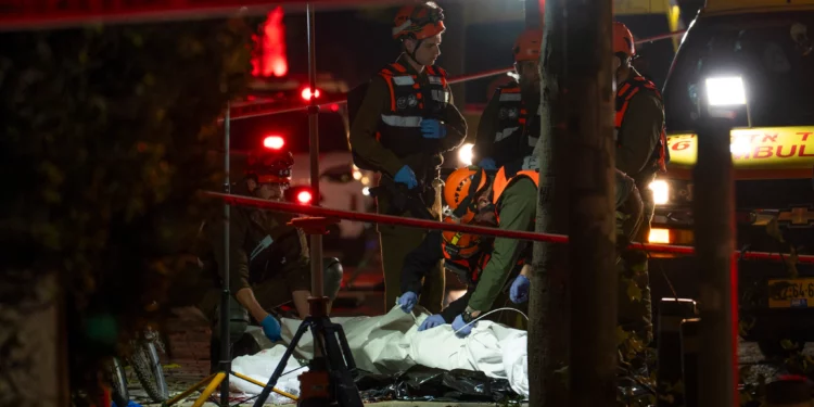 Misil iraní mató a una persona e hirió a varias en el centro de Israel