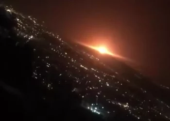Los medios iraníes informan de varias explosiones en Teherán