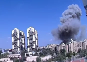 Impacto de un misil iraní en Beersheba: Quince heridos