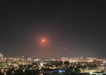 Hezbolá lanzó decenas de cohetes contra el norte de Israel