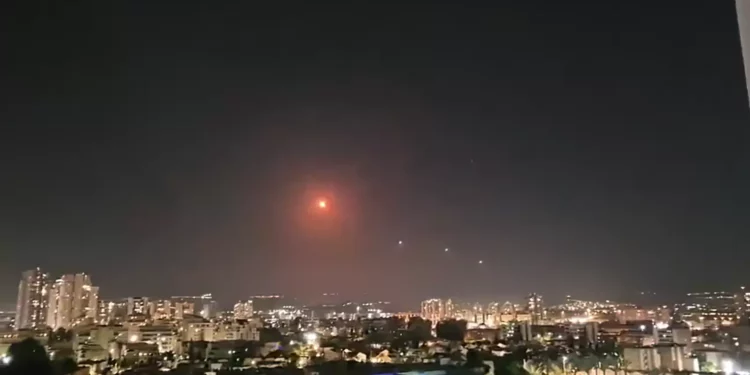 Hezbolá lanzó decenas de cohetes contra el norte de Israel