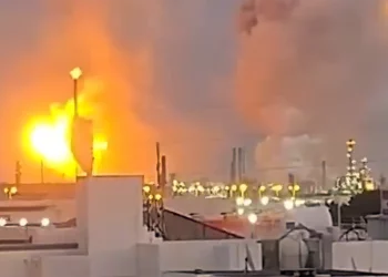 Explosiones sacuden las instalaciones petroleras de Baréin: misiles iraníes atacan la infraestructura energética