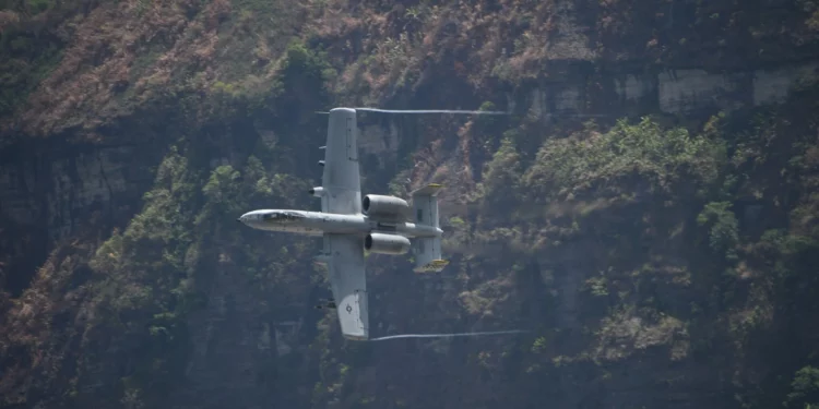 Un A-10 de Estados Unidos se estrella en Irán