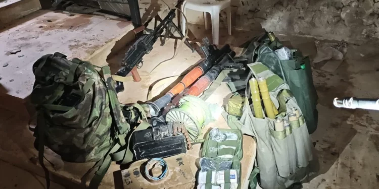 Ejército israelí publica imágenes de alijos de armas de Hezbolá en el Líbano