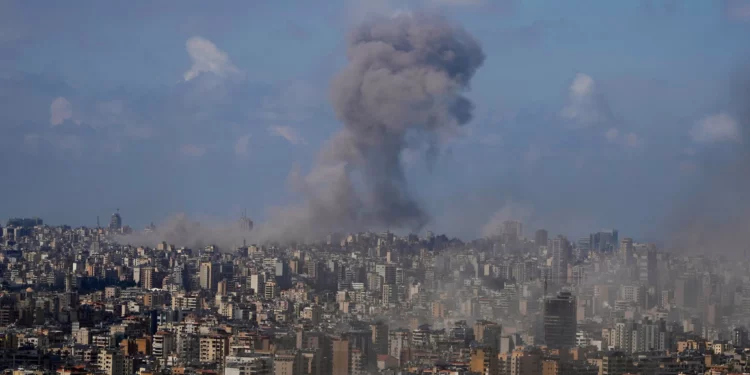 Israel lanzó su mayor oleada de bombardeos contra Hezbolá