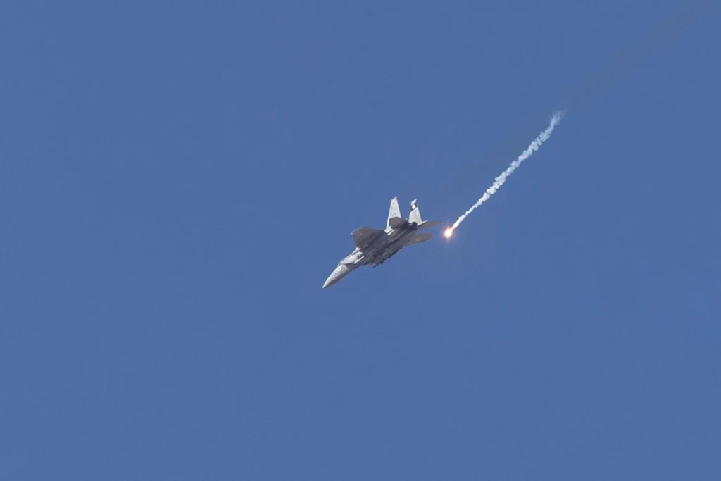 Israel lanza una nueva oleada de bombardeos contra Hezbolá en Beirut