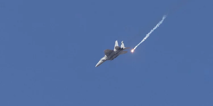 Israel lanza una nueva oleada de bombardeos contra Hezbolá en Beirut