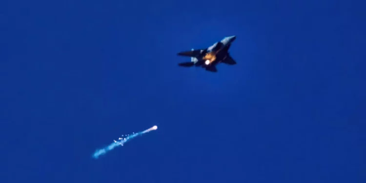 Israel atacó defensas antiaéreas y depósitos de misiles en Teherán