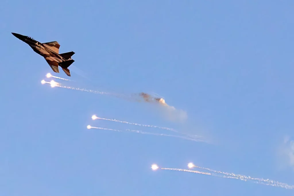 Israel atacó más de 140 objetivos de Hezbolá en el Líbano