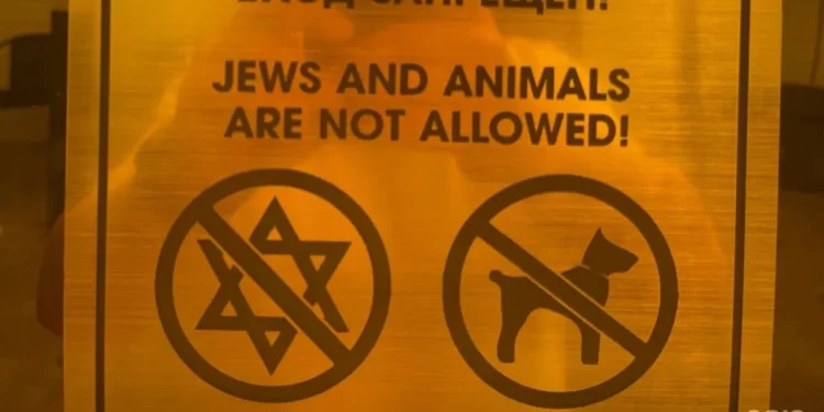 Hotel de Kirguistán retira cartel que prohibía entrada a “judíos y animales”