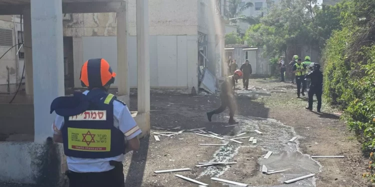Cohete de Hezbolá hiere a una mujer en Nahariya