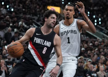 Deni Avdija anota 14 puntos en la victoria de los Trail Blazers sobre los Spurs