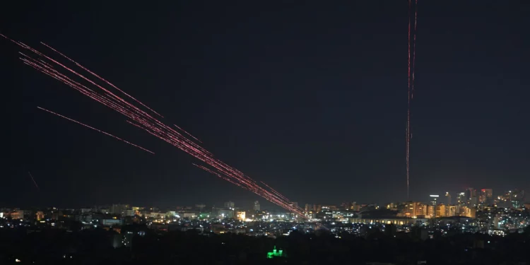 Disparos y celebraciones en el sur de Beirut por el inicio del alto el fuego