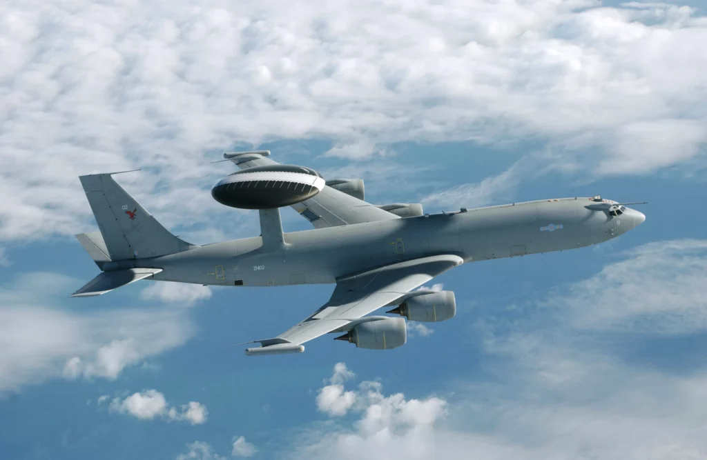 EE. UU. despliega aviones E-3 Sentry masivamente en Alaska