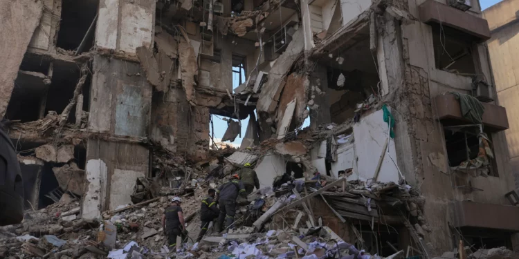 Líbano eleva a 303 los muertos por los ataques israelíes del lunes