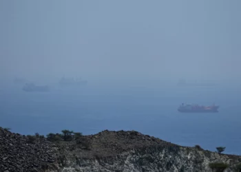 Irán anuncia que cobrará peajes en el estrecho de Ormuz