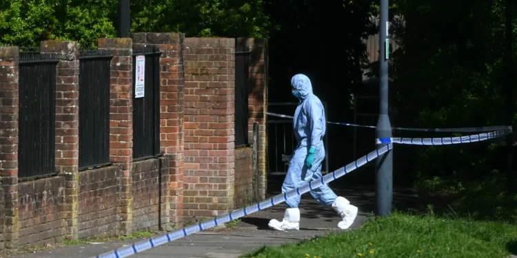 Detiene a sospechosos por intento de incendio provocado a sinagoga de Londres
