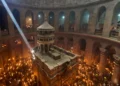 Miles de peregrinos cristianos por la ceremonia del Fuego Sagrado en Jerusalén