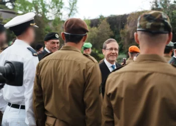 Herzog elogia a soldados israelíes en el Día de la Independencia