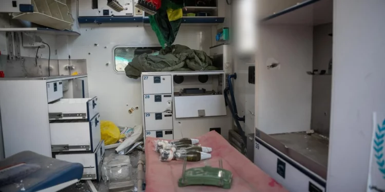 Israel demuestra que Hezbolá usa ambulancias para camuflarse
