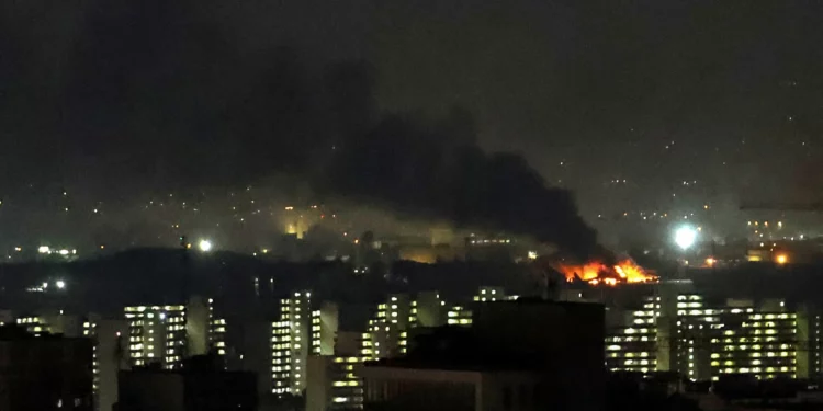 Israel bombardea tres aeropuertos de Teherán y una fábrica de drones de la Fuerza Quds