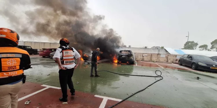 Varios impactos de municiones en racimo iraní en la zona de Haifa