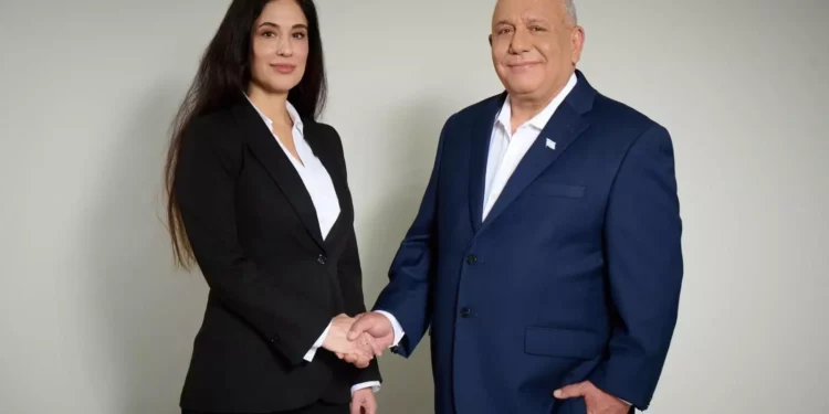 Inbar Yehezkeli se une al partido Yashar de Eisenkot