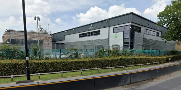 Tres imputados por el ataque incendiario contra la sede de Iran International en Londres