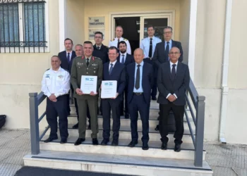 Israel y Grecia firman acuerdo por sistemas PULS de 2.300 millones de NIS